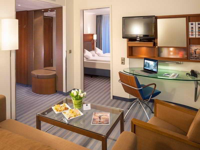 Mercure Hotel Muenchen Airport Фрайзинг Екстериор снимка